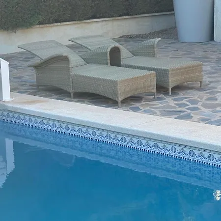 Pareada Con Piscina Privada Altea la Vieja